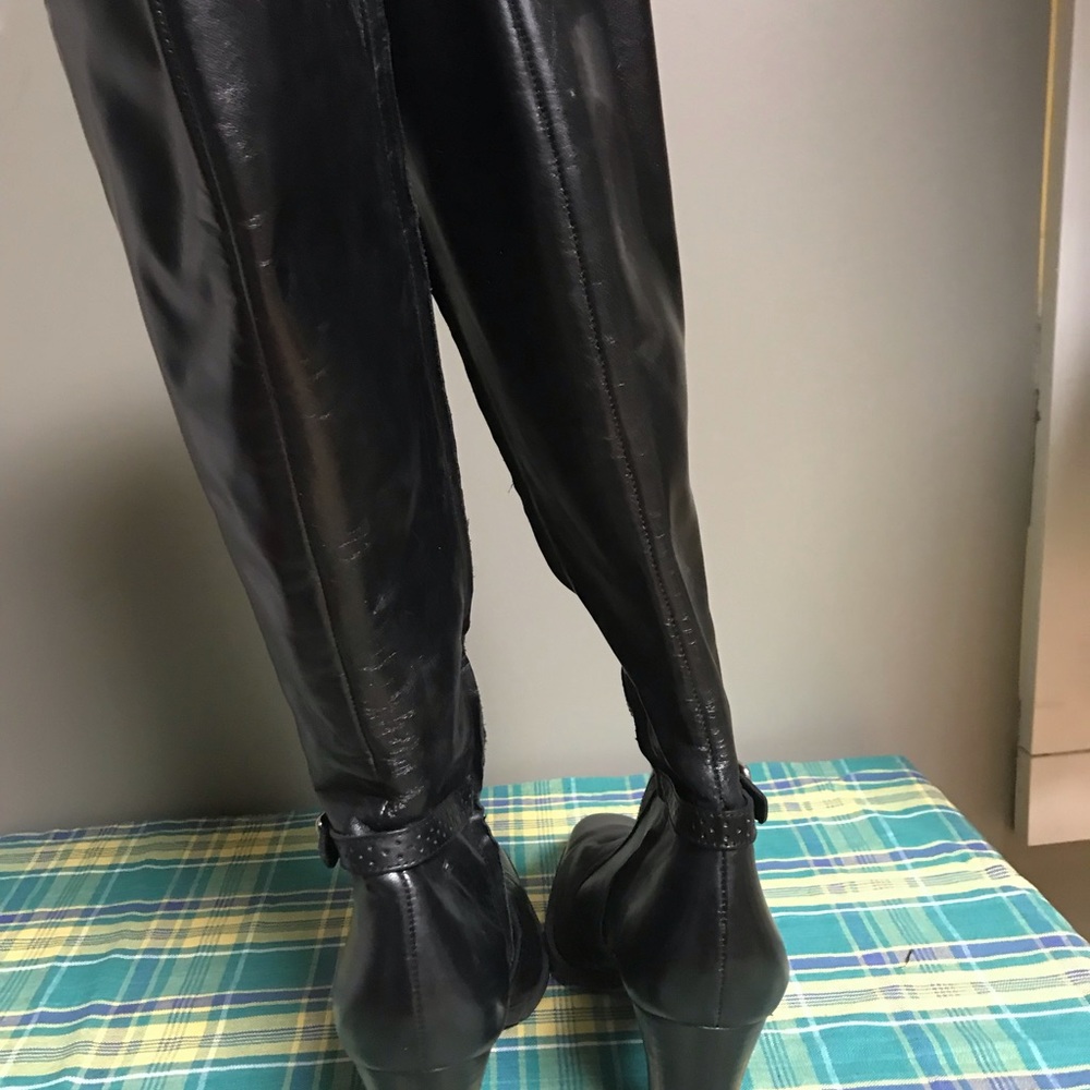 Boots - Picture 5 of 5